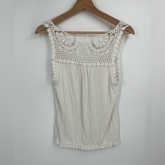 Guess Tank- crochet detailed top - Picture 3 of 5